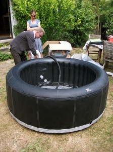 Une installation de spa gonflable