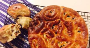 Faire une brioche aux fruits séchés