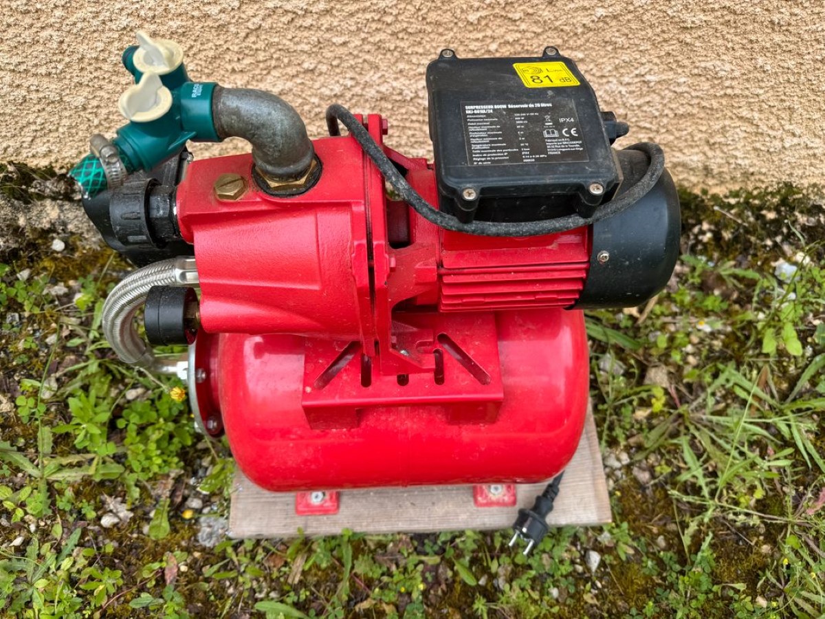 Groupe surpresseur optimiser la cuve de récupération d'eau de pluie — free download