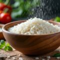 découvrez les bienfaits insoupçonnés de laver le riz avant la cuisson. apprenez comment cette étape simple peut améliorer la texture, la saveur et la digestibilité de vos plats à base de riz, tout en éliminant impuretés et amidon excédentaire pour une expérience culinaire optimale.