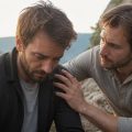 découvrez 10 textes inspirants pour redonner courage et confiance à vos proches dans les moments difficiles. offrez des mots bienveillants pour soutenir et réconforter.